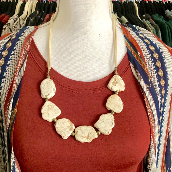 Chunky Beads Single Layer Necklace - 6 colors - Picture 2 of 6